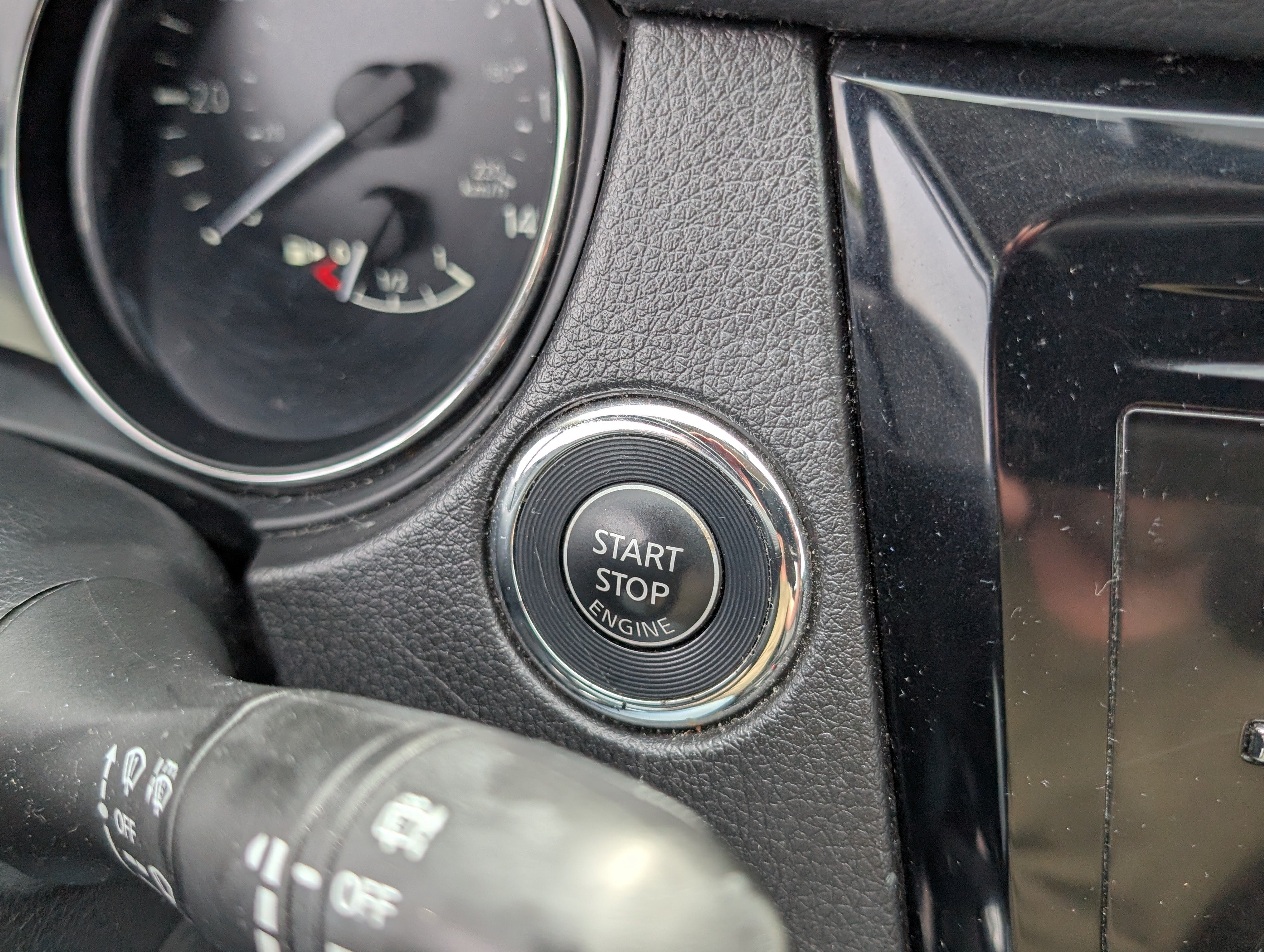 Used 2017 Nissan Rogue SV AWD/4WD image 25