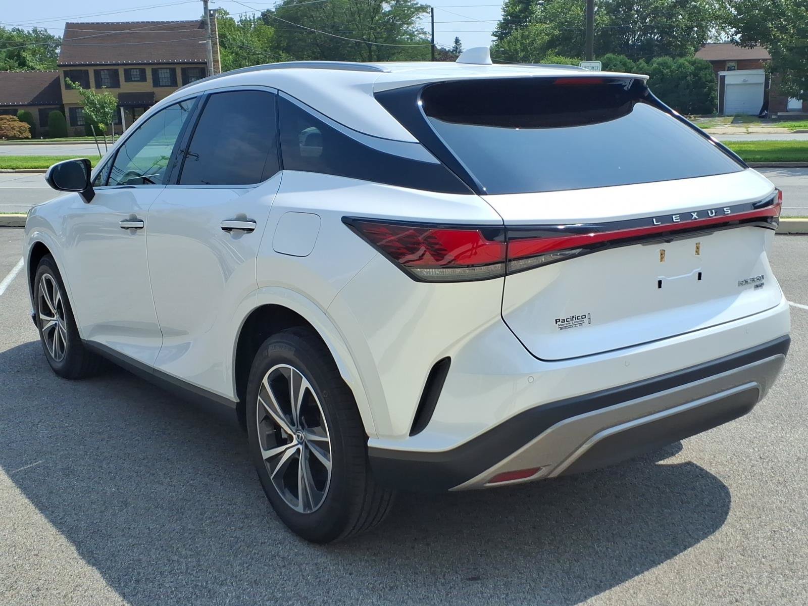 Used 2024 Lexus RX 350 Premium w/ Cold Area Package AWD/4WD image 6