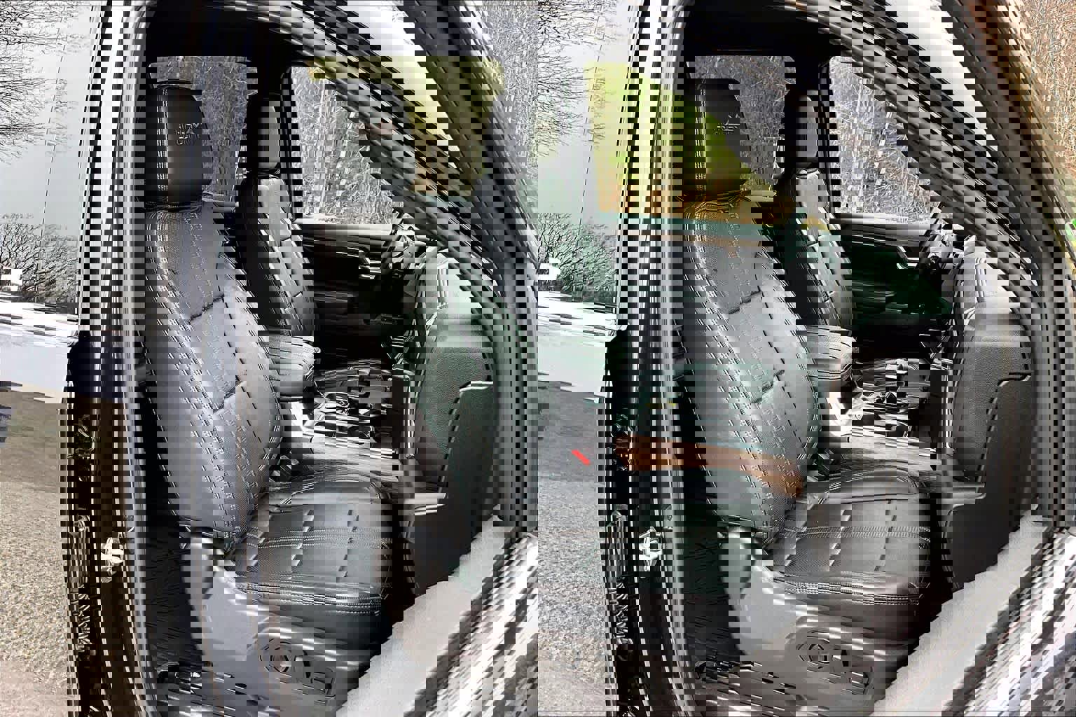 Used 2023 Chevrolet Silverado 1500 High Country w/ Z71 Off-Road Package AWD/4WD image 8