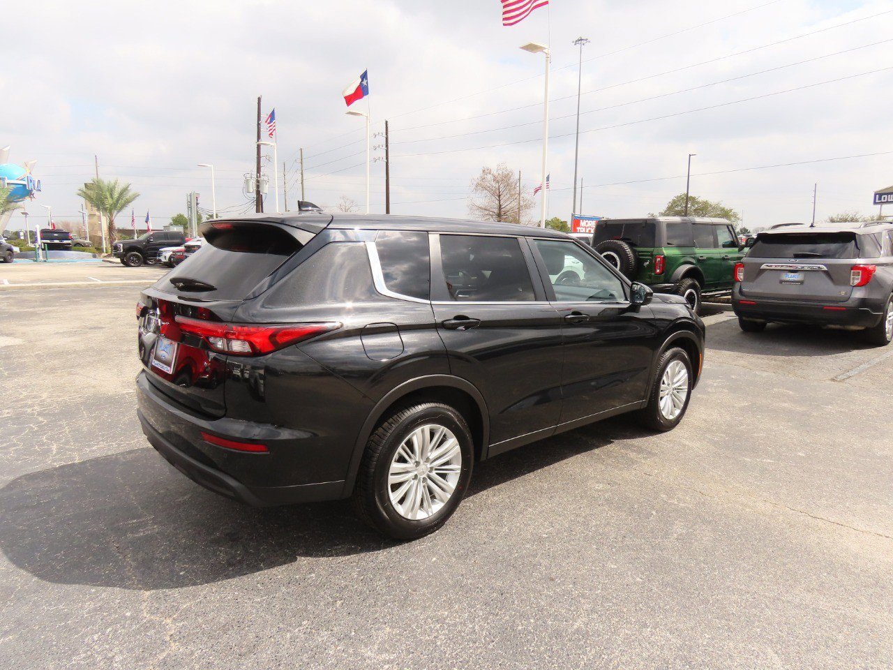 Used 2024 Mitsubishi Outlander ES image 5