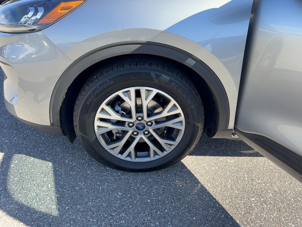 Certified 2022 Ford Escape SEL image 35