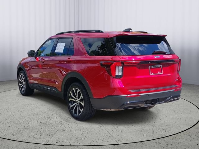 Certified 2025 Ford Explorer ST-Line AWD/4WD image 5