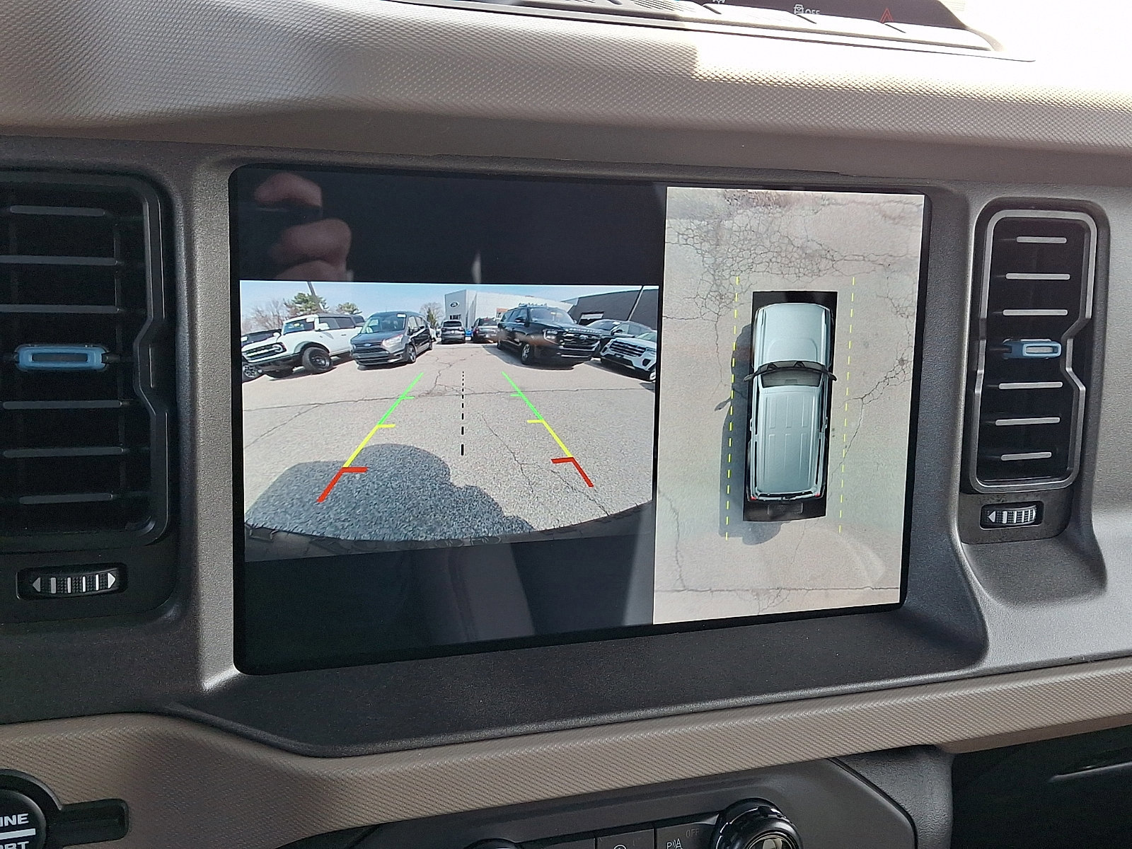 Certified 2024 Ford Bronco Wildtrak image 21