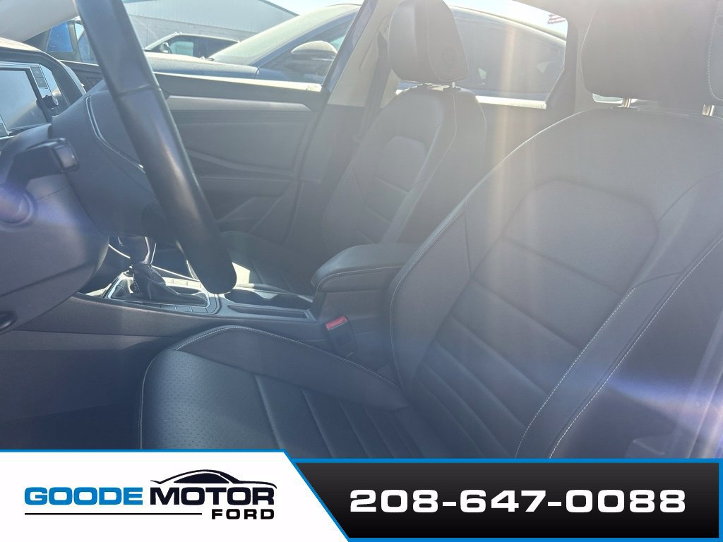 Used 2024 Volkswagen Jetta SE FWD image 7