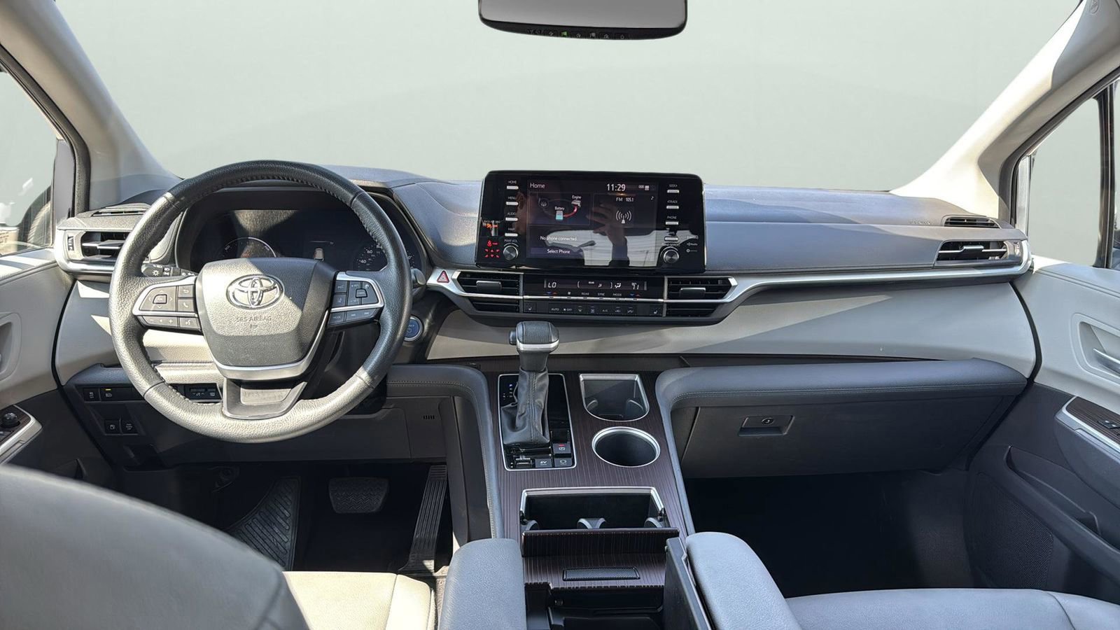 Used 2023 Toyota Sienna XLE image 22