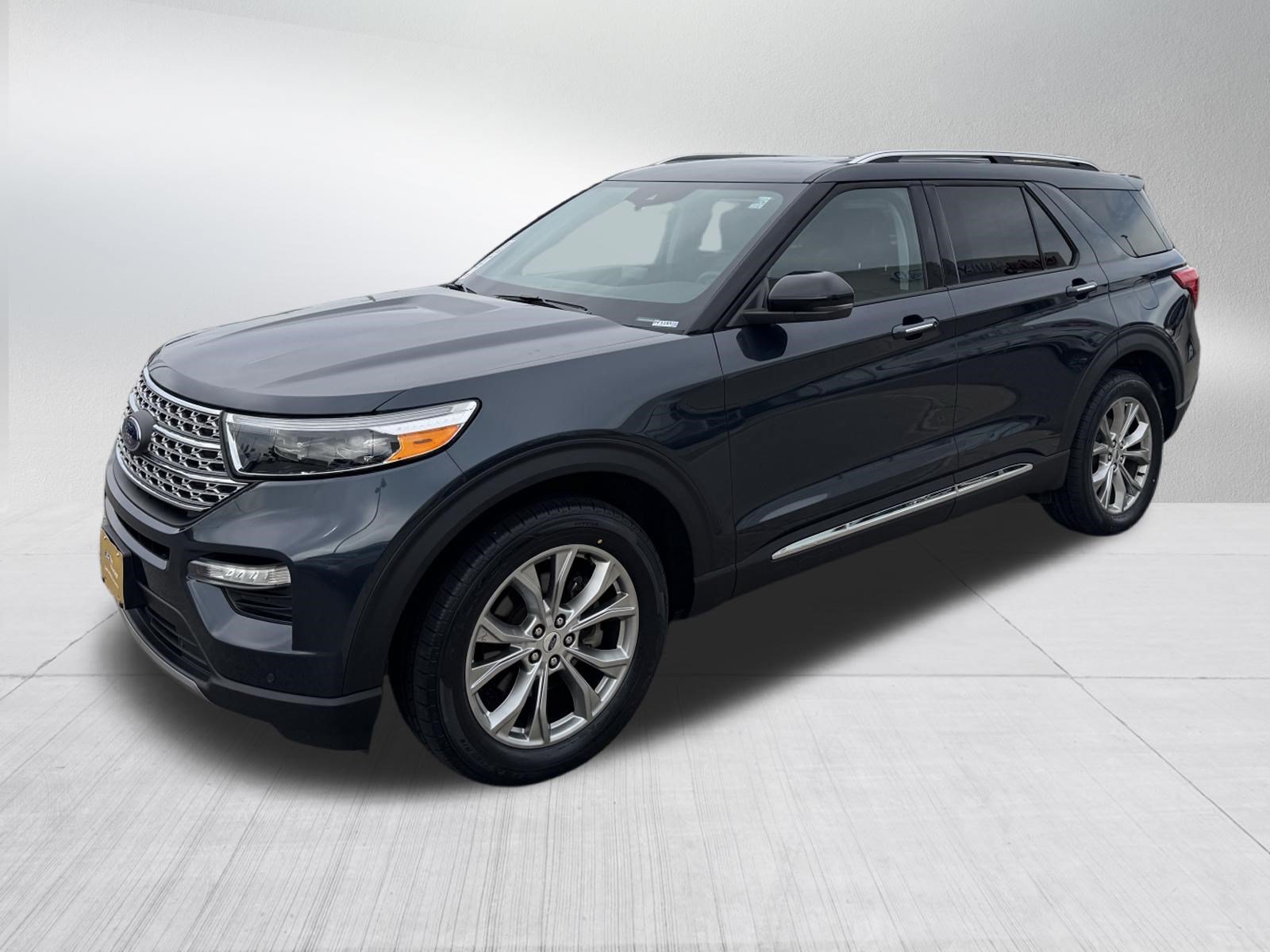 Certified 2024 Ford Explorer Limited w/ Limited Technology Package AWD/4WD image 3