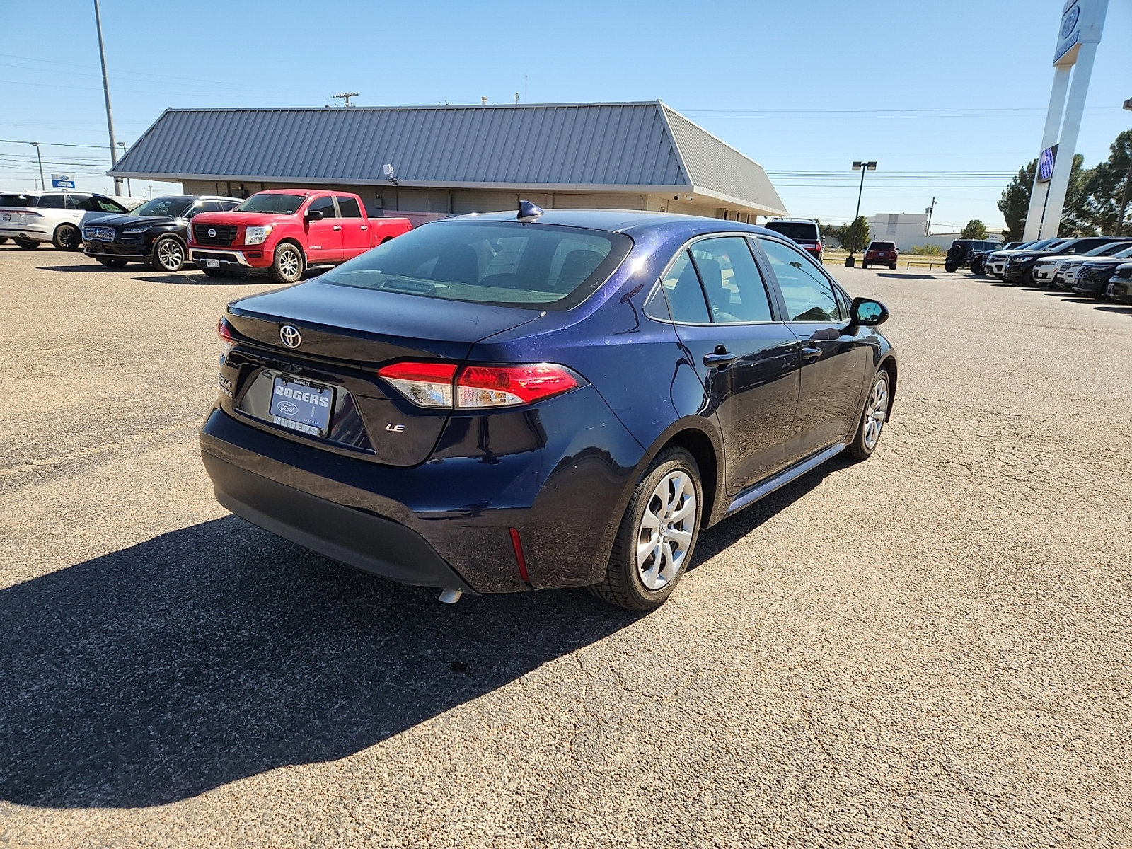 Used 2023 Toyota Corolla LE image 5