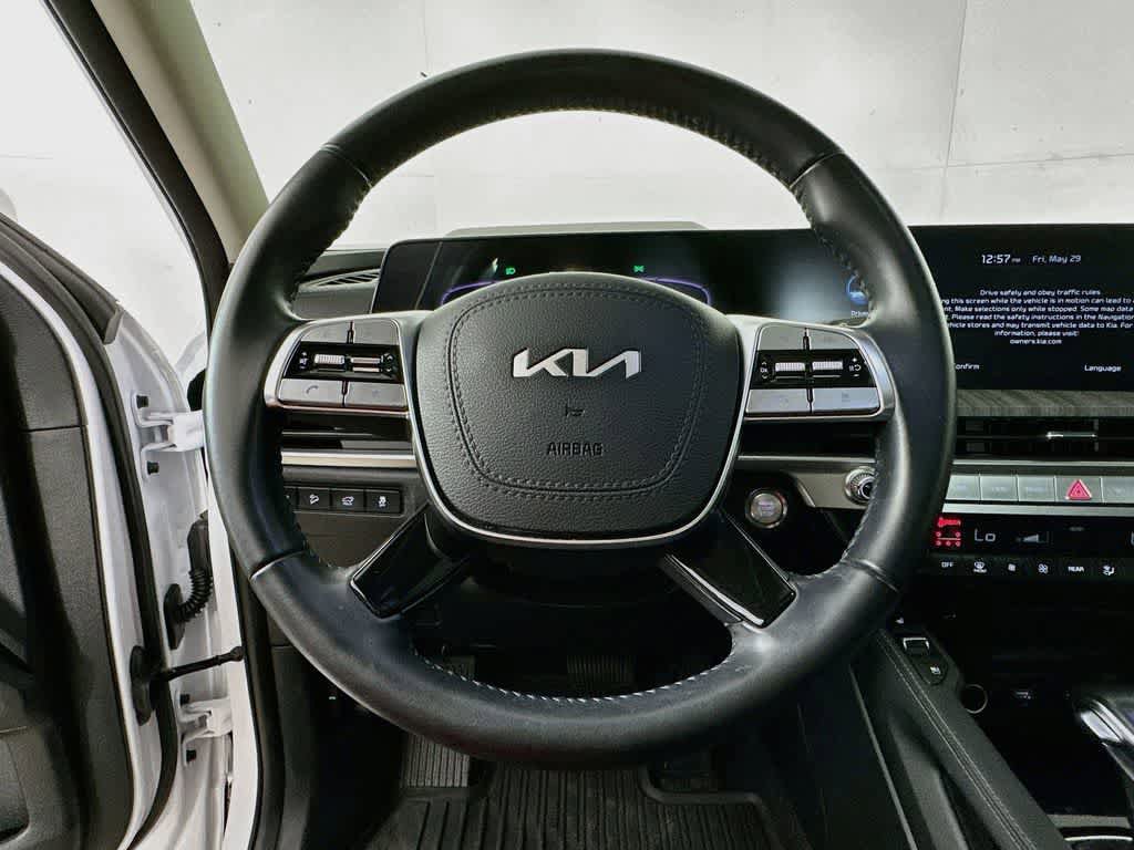 Used 2024 Kia Telluride EX w/ EX Captain's Chair Package FWD image 15