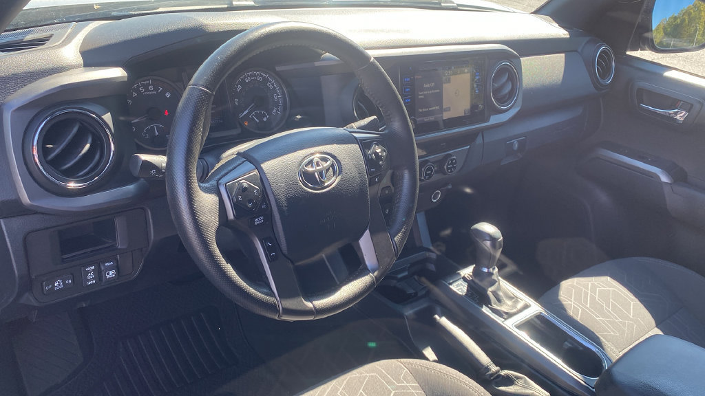 Used 2017 Toyota Tacoma TRD Off-Road w/ Tow Package RWD image 15