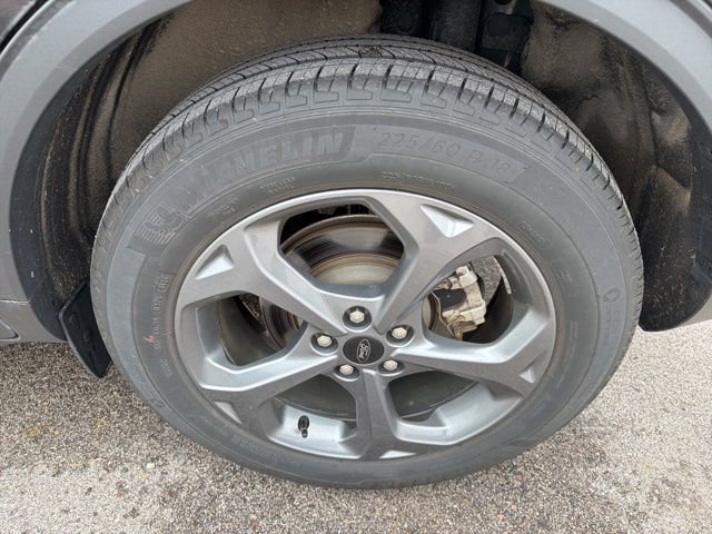 Certified 2025 Ford Escape ST-Line Select AWD/4WD image 12