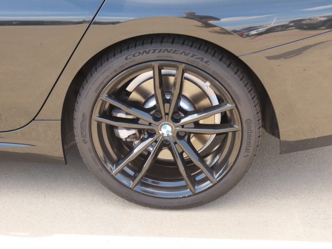 Used 2023 BMW 330i Sedan w/ M Sport Package RWD image 15