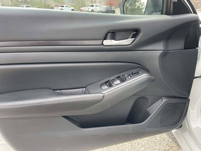 Used 2025 Nissan Altima 2.5 SV image 15