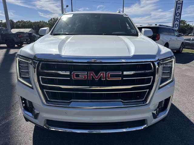Used 2024 GMC Yukon SLT w/ SLT Luxury Package AWD/4WD image 2