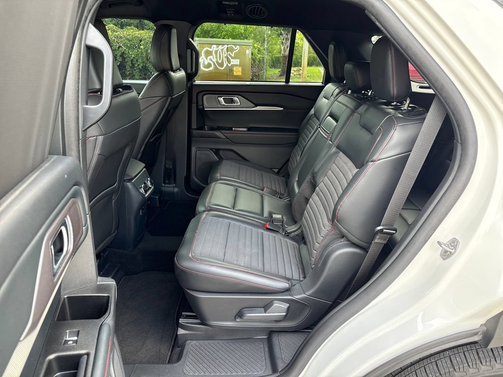 Certified 2025 Ford Explorer ST-Line w/ Premium Package RWD image 31