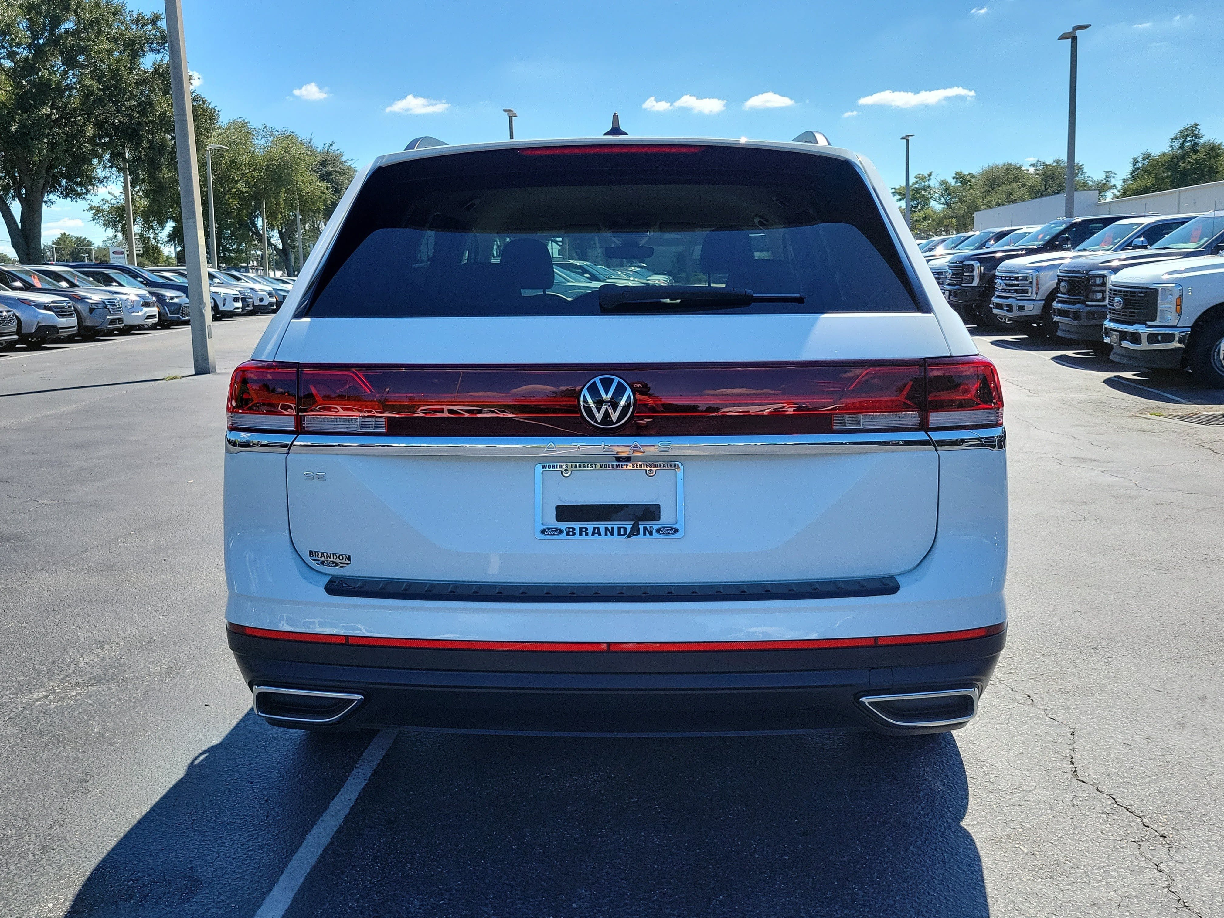 Used 2025 Volkswagen Atlas SE FWD image 8