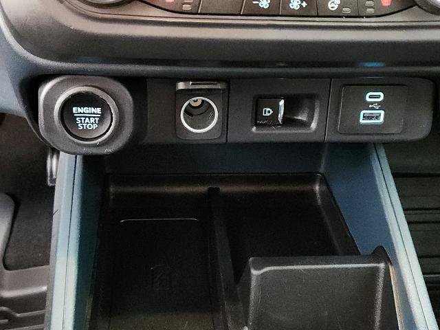 Certified 2024 Ford Maverick Lariat w/ Black Appearance Package FWD image 19