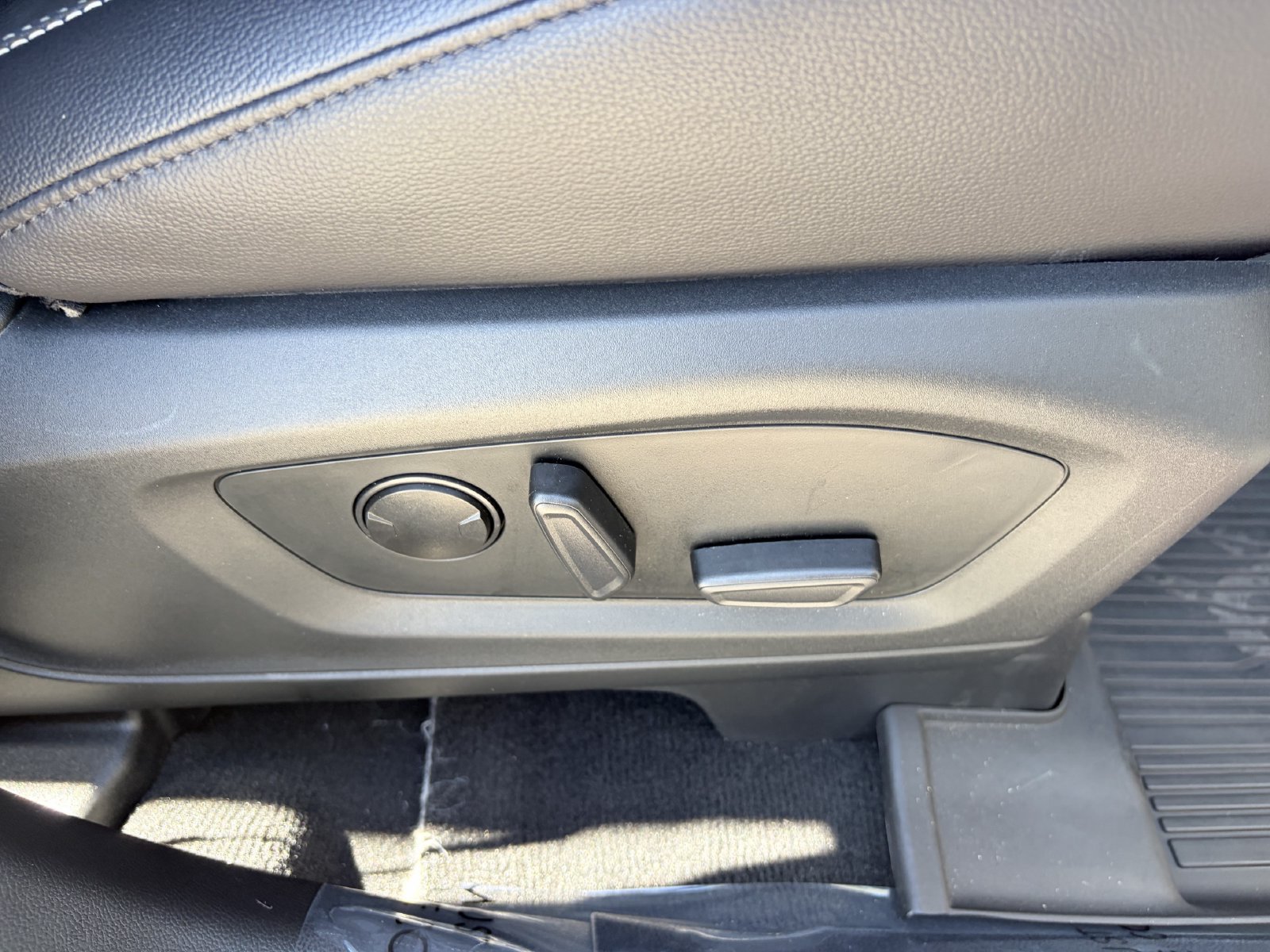 Certified 2022 Ford Explorer ST AWD/4WD image 11