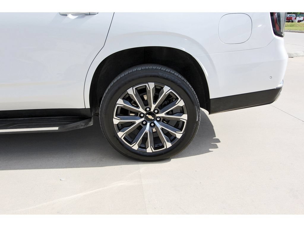 Used 2025 Chevrolet Tahoe High Country w/ Sun And Tow Package RWD image 30