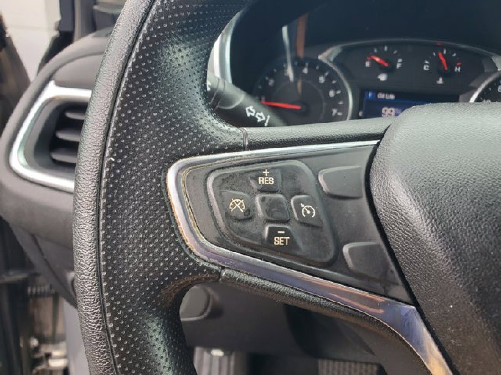 Used 2019 Chevrolet Equinox LT image 17