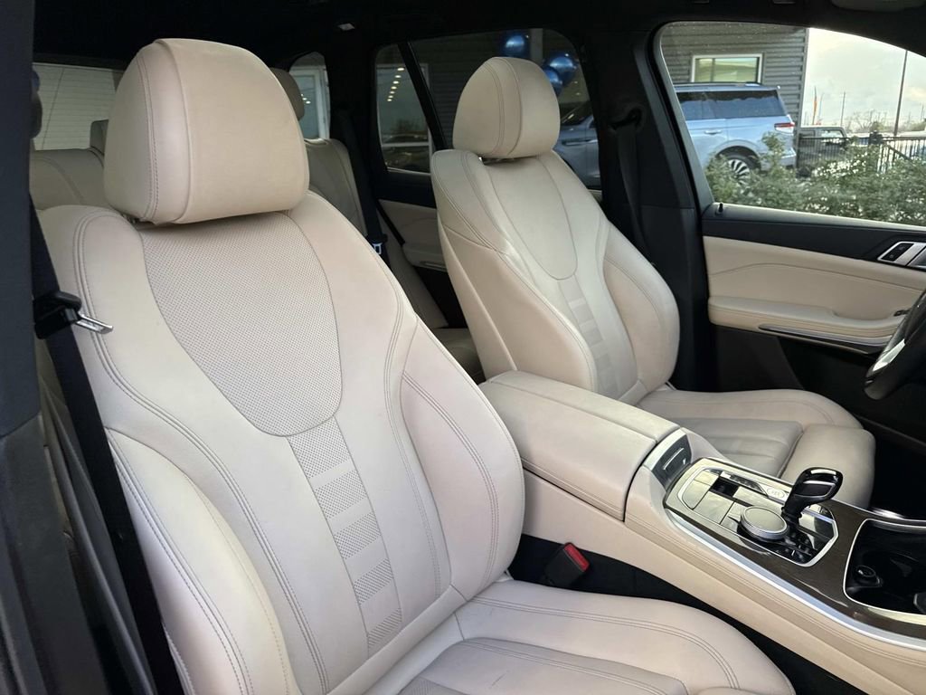 Used 2022 BMW X5 sDrive40i w/ Parking Assistance Package image 14