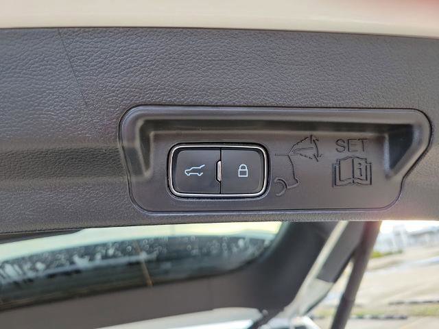 Certified 2025 Ford Explorer Platinum w/ Ultimate Package image 12