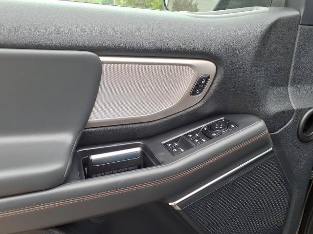 Certified 2025 Ford Expedition Active AWD/4WD image 19