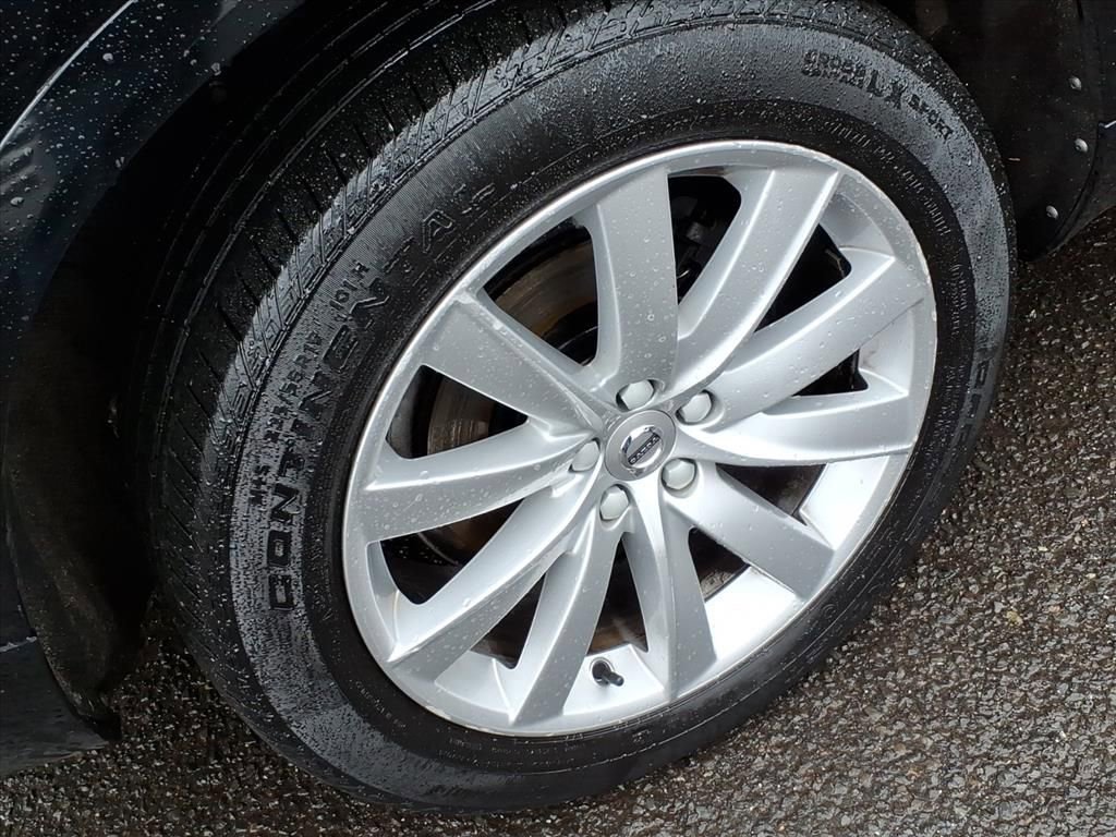 Used 2017 Volvo XC90 T6 Momentum w/ Vision Package image 8