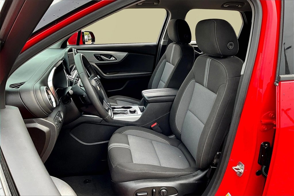 Used 2023 Chevrolet Blazer LT image 25