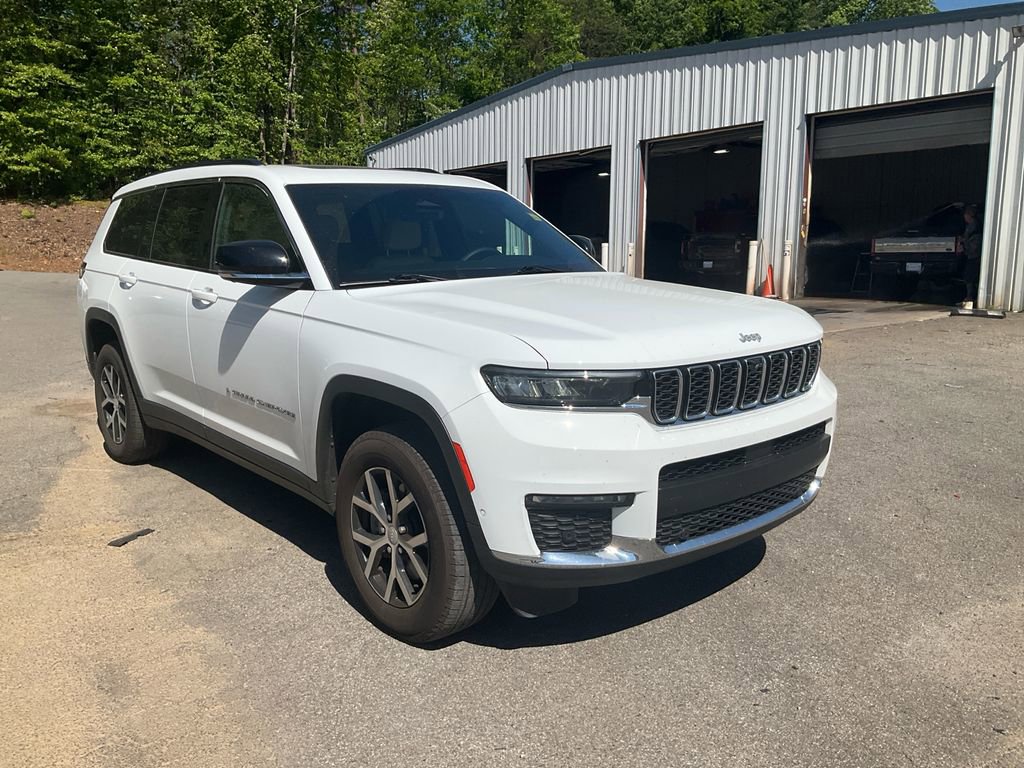 Used 2025 Jeep Grand Cherokee L Limited w/ Luxury Tech Group II image 3