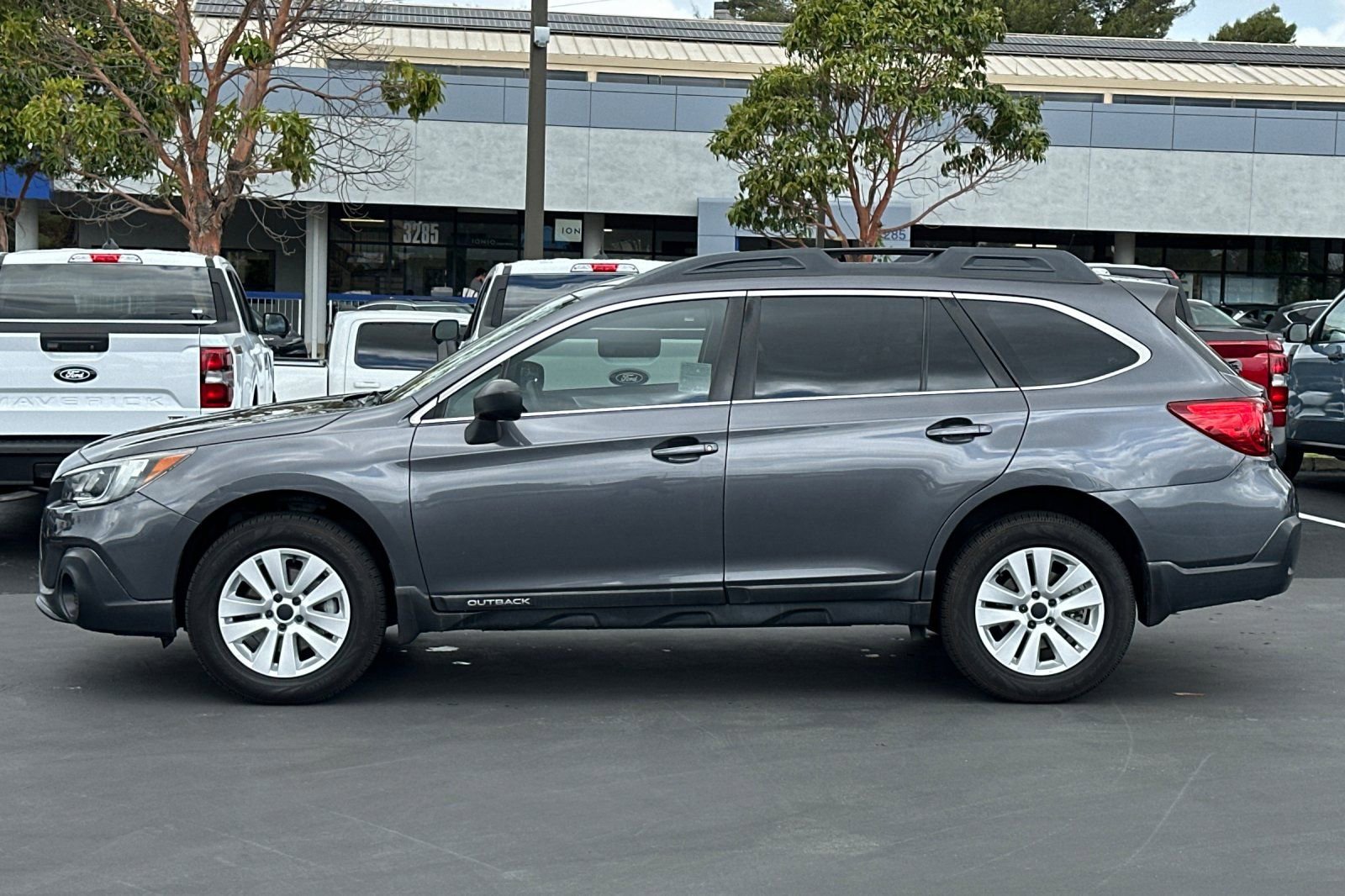 Used 2018 Subaru Outback 2.5i AWD/4WD image 2