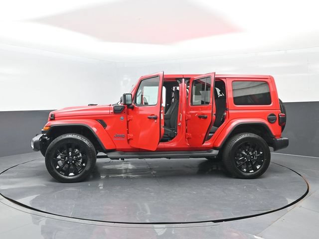 Used 2025 Jeep Wrangler Unlimited Sahara AWD/4WD image 28