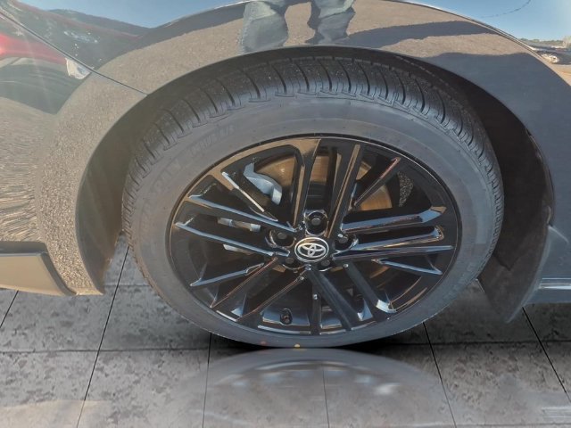 Used 2025 Toyota Camry SE FWD image 6