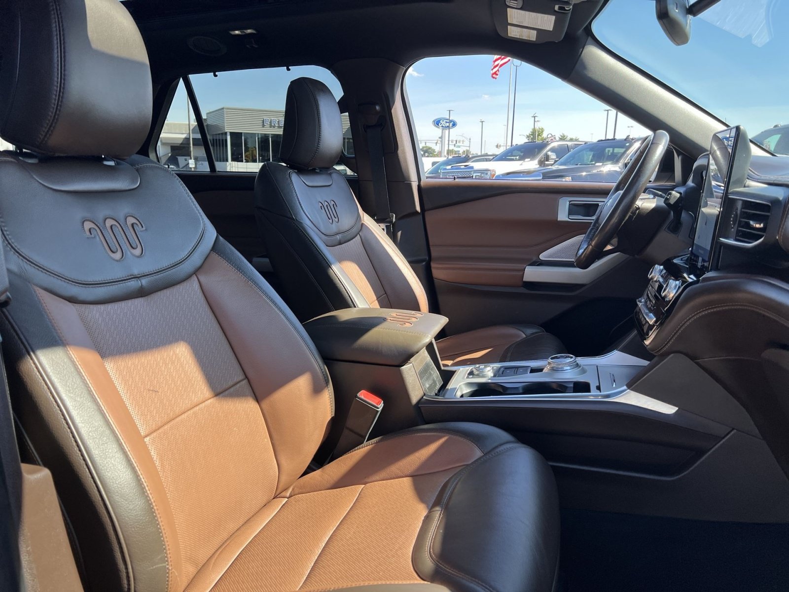 Certified 2022 Ford Explorer King Ranch w/ Premium Technology Package AWD/4WD image 35