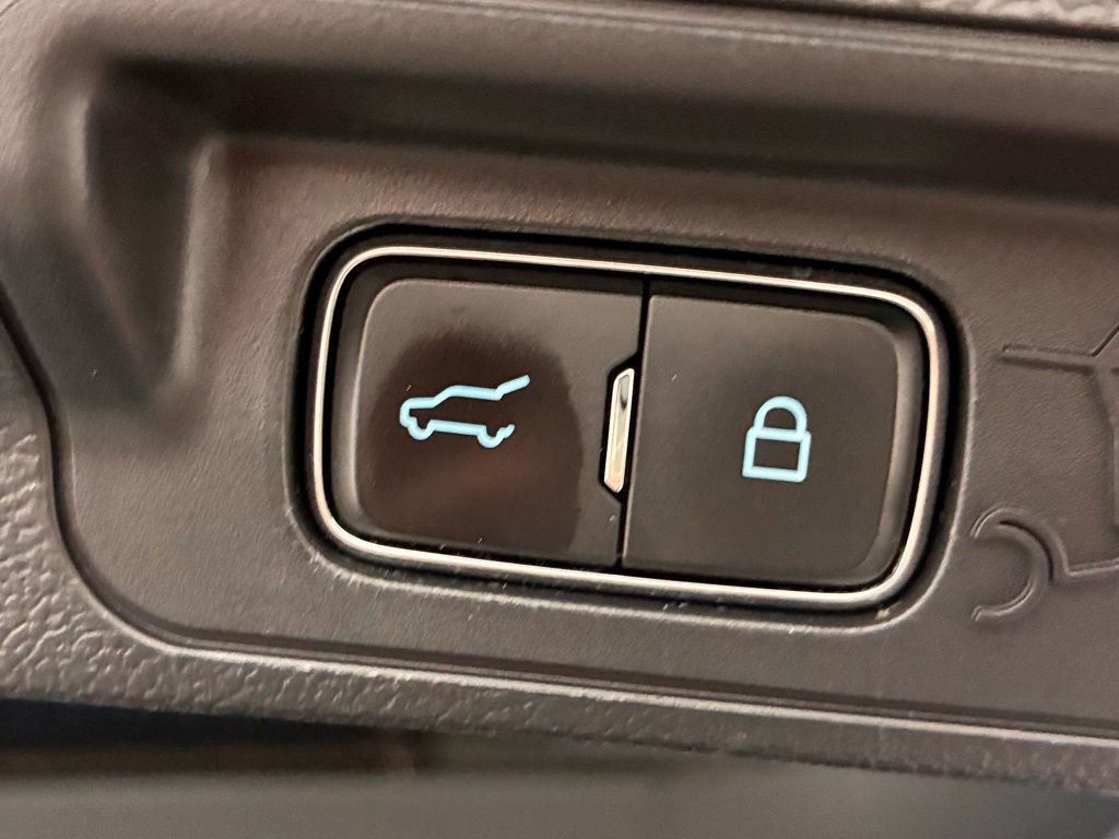 Certified 2023 Ford Explorer ST image 18