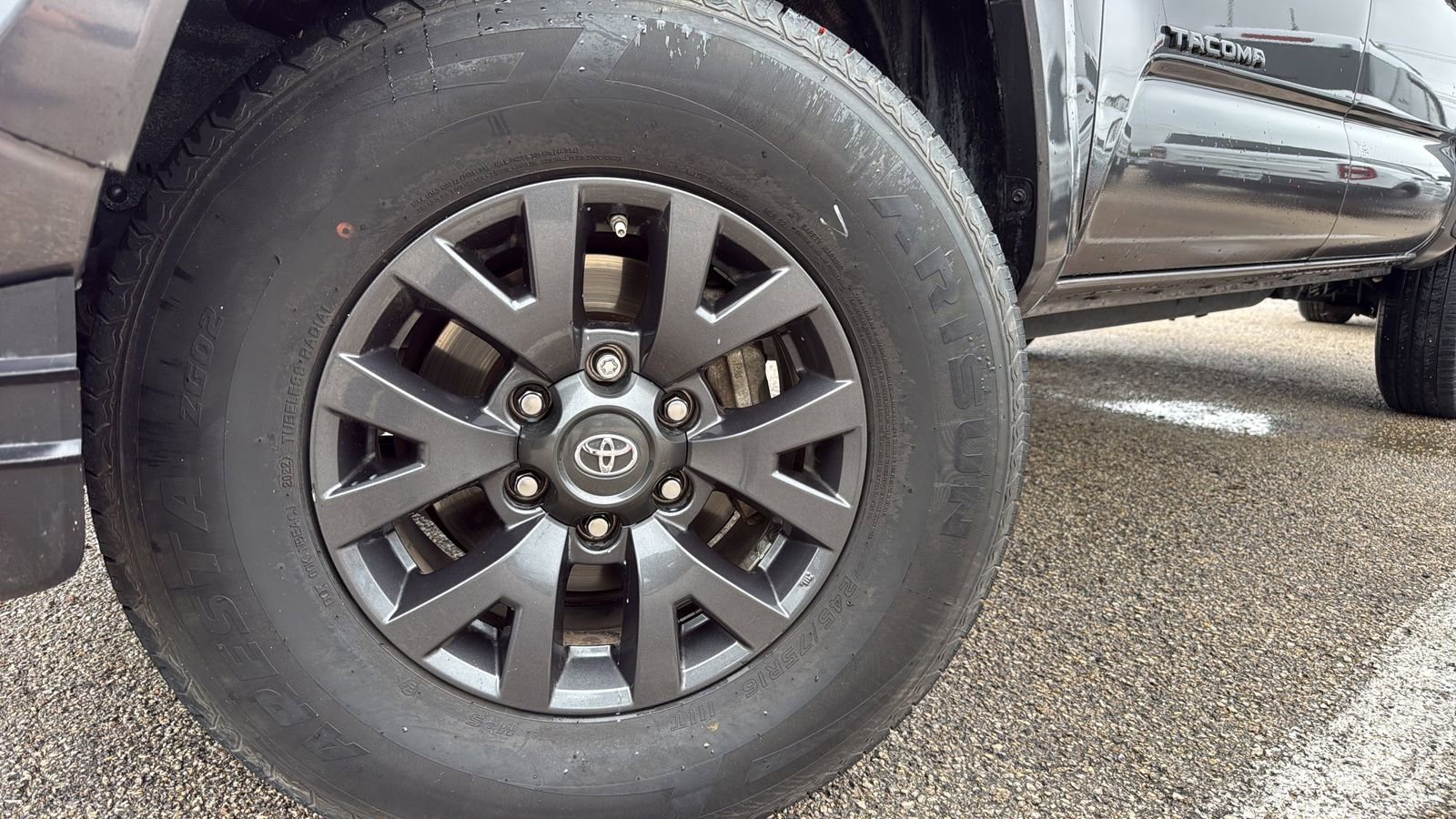 Used 2020 Toyota Tacoma SR5 w/ SR5 Appearance Package (SM) RWD image 27