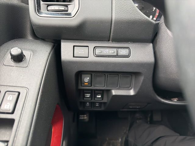 Used 2023 Nissan Frontier PRO-4X w/ Technology Package image 15