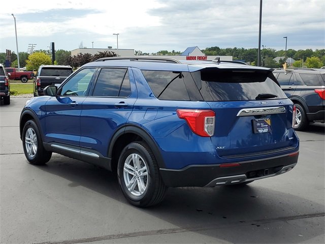 Certified 2023 Ford Explorer XLT w/ Equipment Group 202A image 3