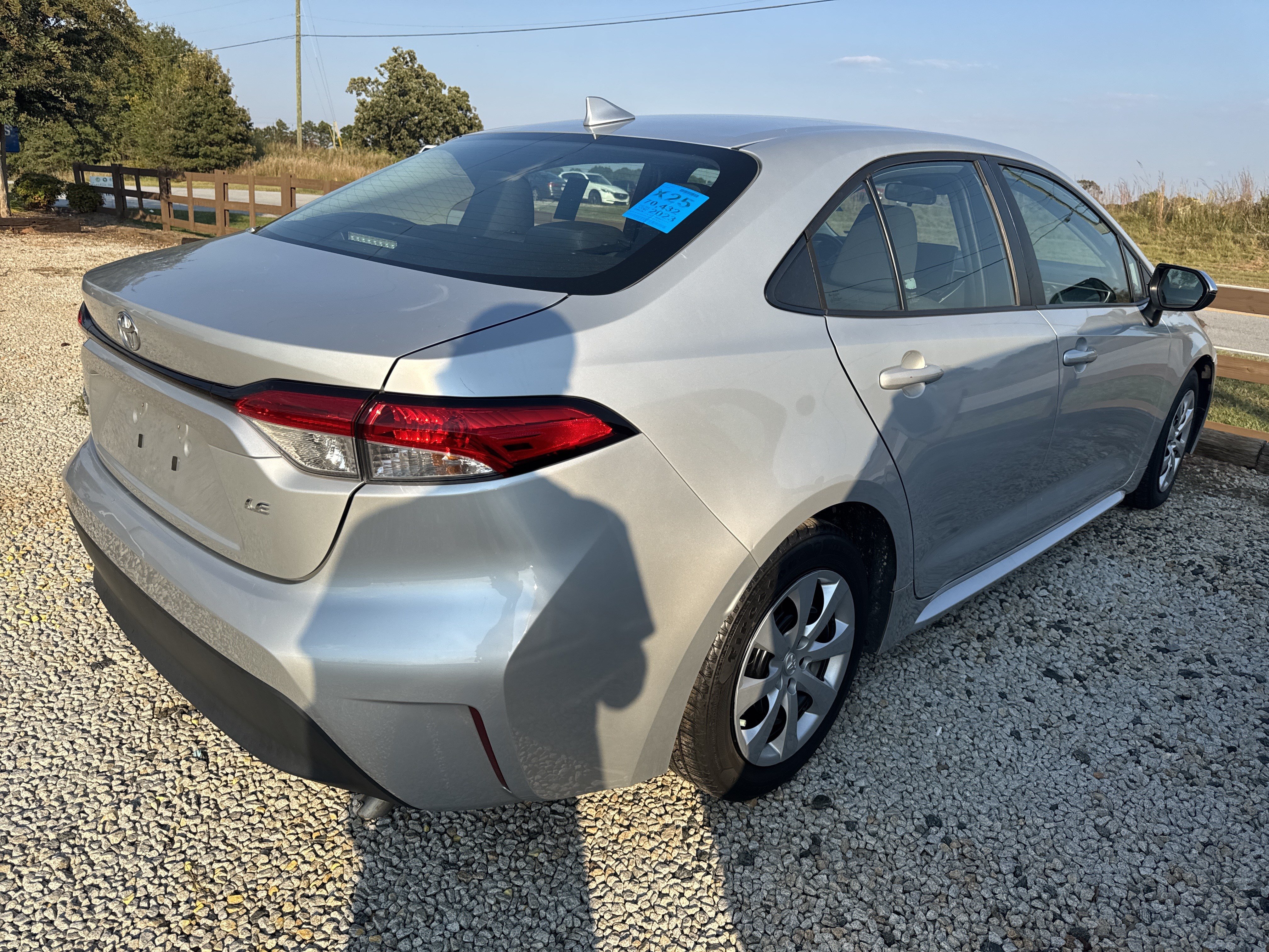Used 2023 Toyota Corolla LE FWD image 4
