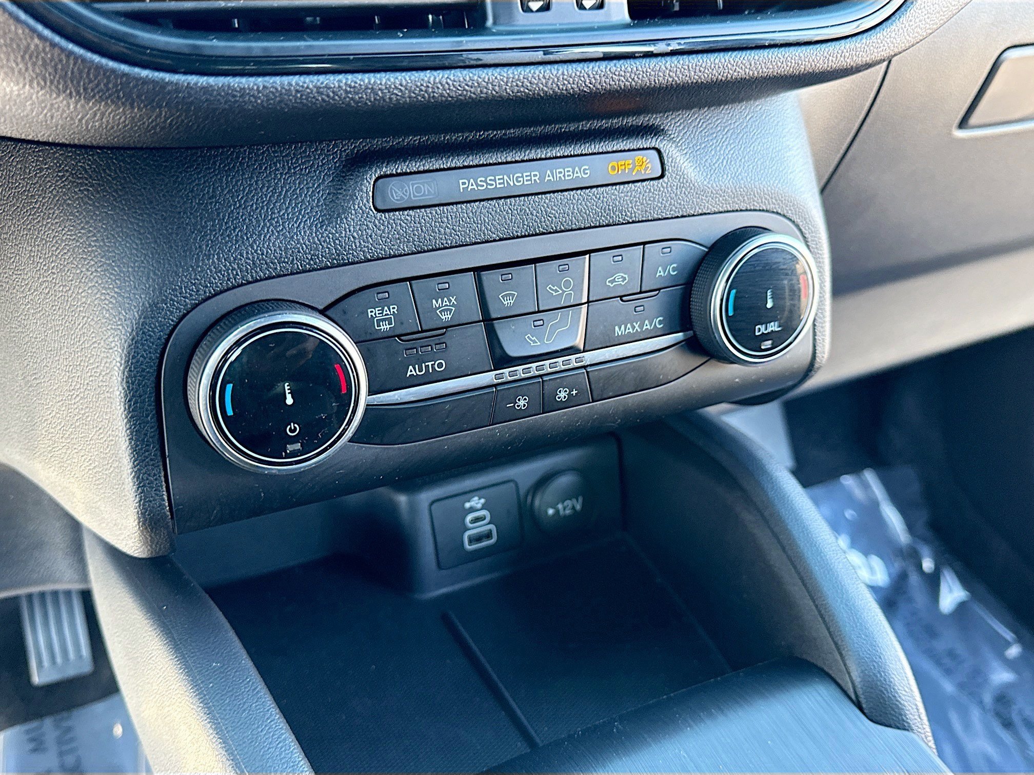 Certified 2025 Ford Escape ST-Line AWD/4WD image 11