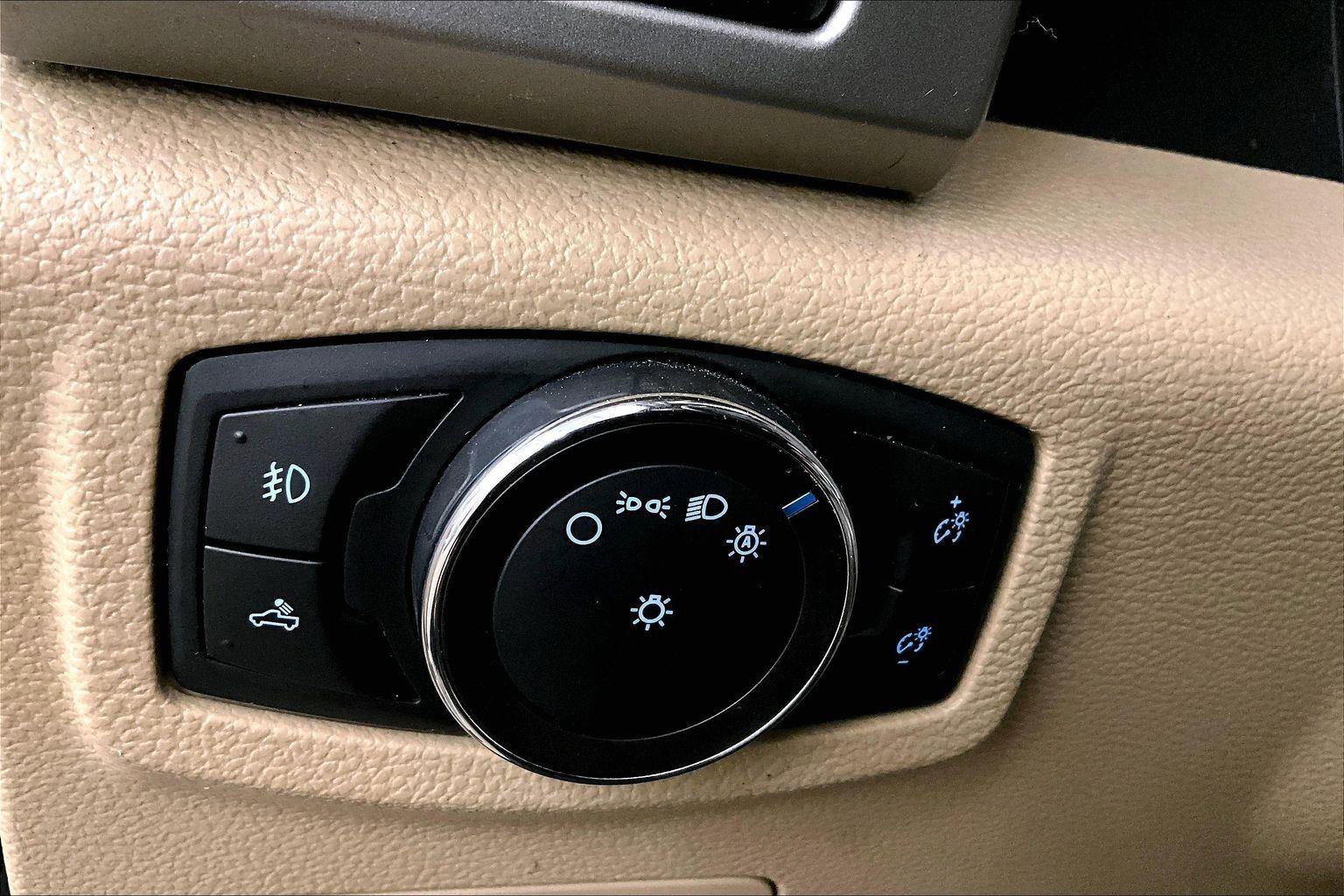 Certified 2019 Ford F150 Lariat w/ Equipment Group 502A Luxury image 30