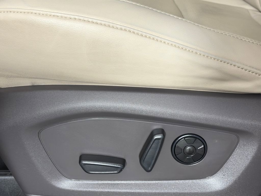 Certified 2021 Ford Explorer Platinum w/ Equipment Group 601A image 26