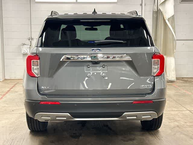 Certified 2024 Ford Explorer XLT w/ Equipment Group 202A AWD/4WD image 4