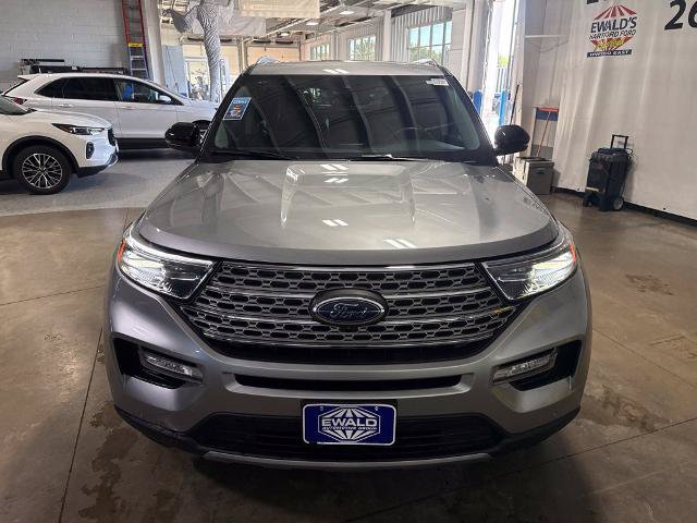 Certified 2023 Ford Explorer Limited w/ Equipment Group 301A AWD/4WD image 3
