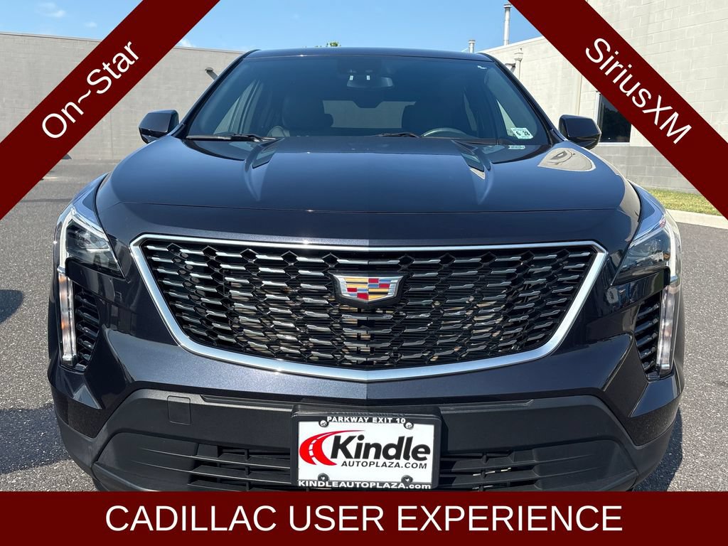Used 2023 Cadillac XT4 Luxury w/ Cold Weather Package FWD image 2