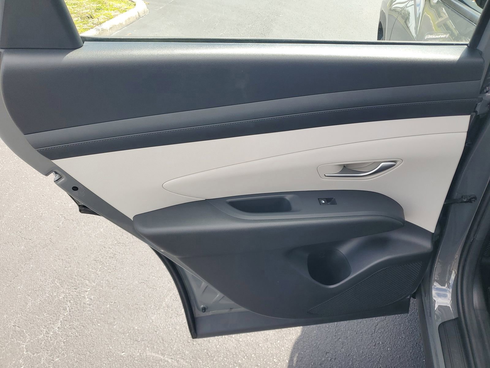 Used 2025 Hyundai Tucson SE image 8