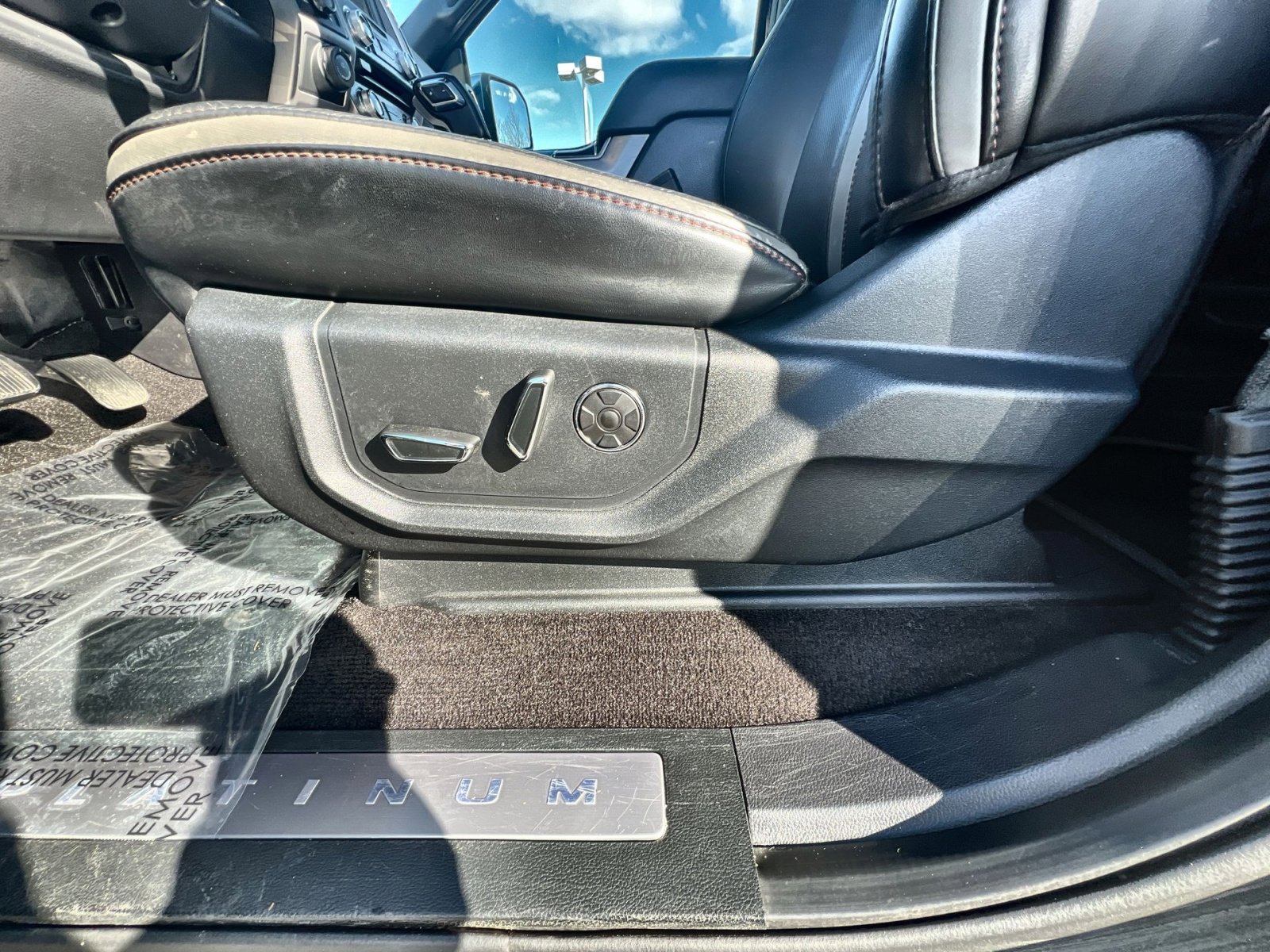 Certified 2018 Ford F150 Platinum w/ Equipment Group 701A Luxury image 14