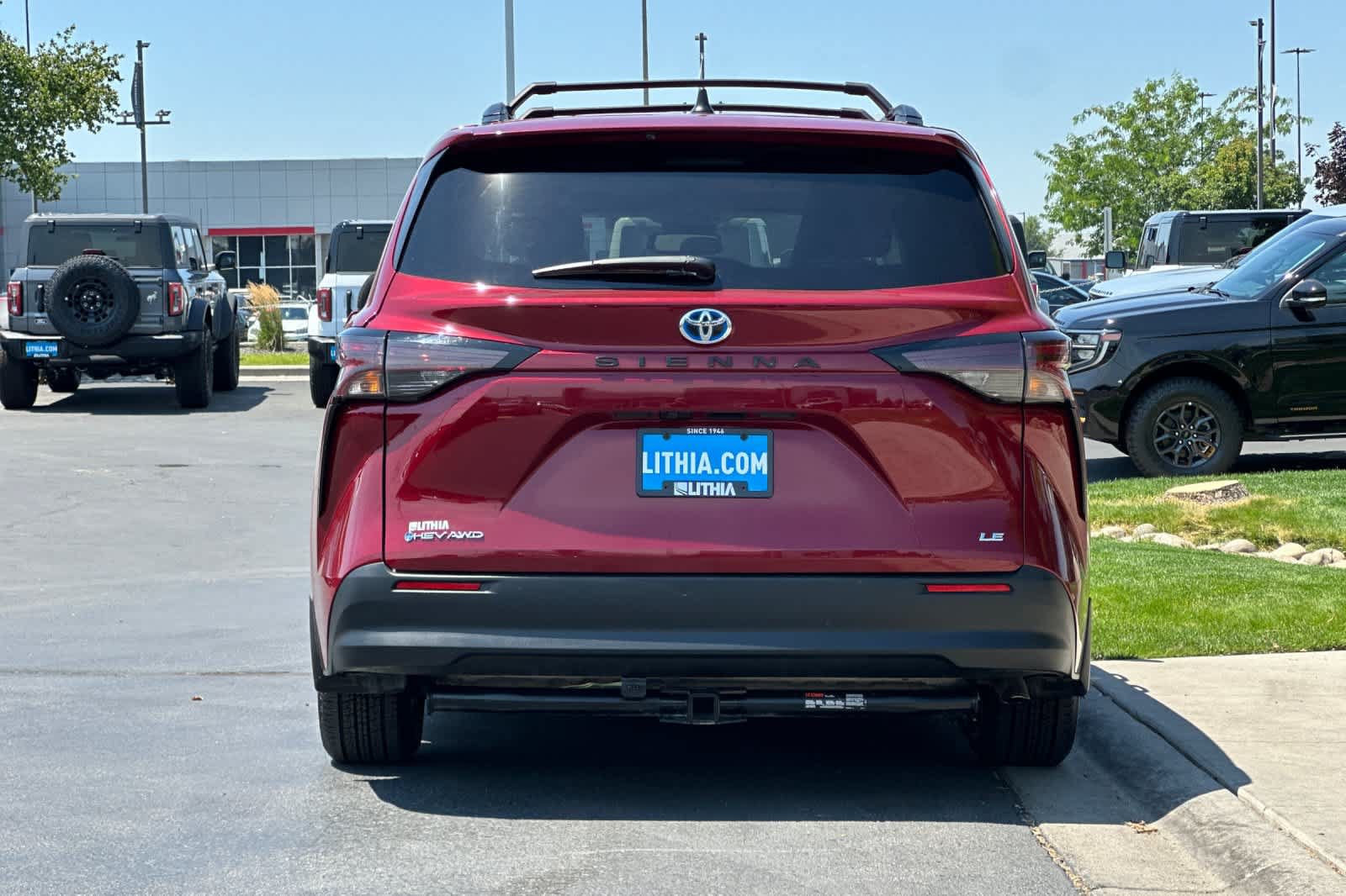 Used 2025 Toyota Sienna LE w/ LE Plus Package AWD/4WD image 7