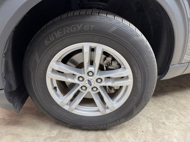 Certified 2022 Ford Explorer XLT w/ Equipment Group 202A image 29