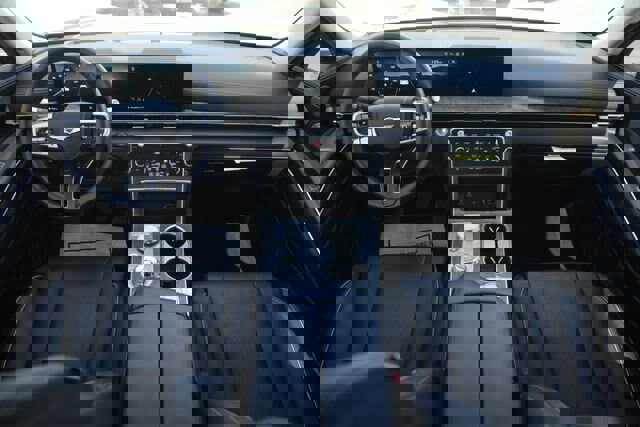 Used 2025 Genesis GV80 2.5T Prestige image 21