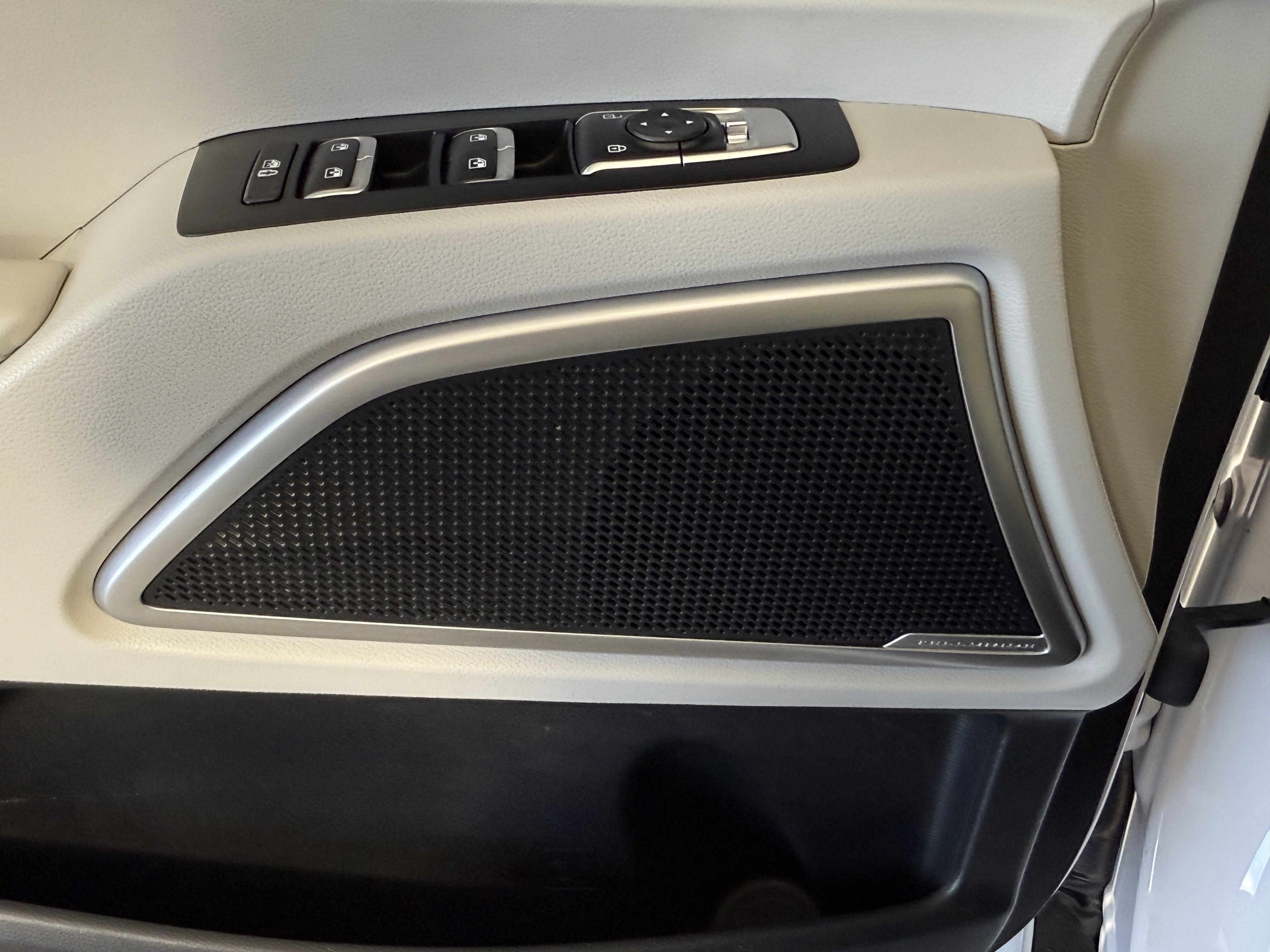 Used 2023 Kia Telluride S image 17